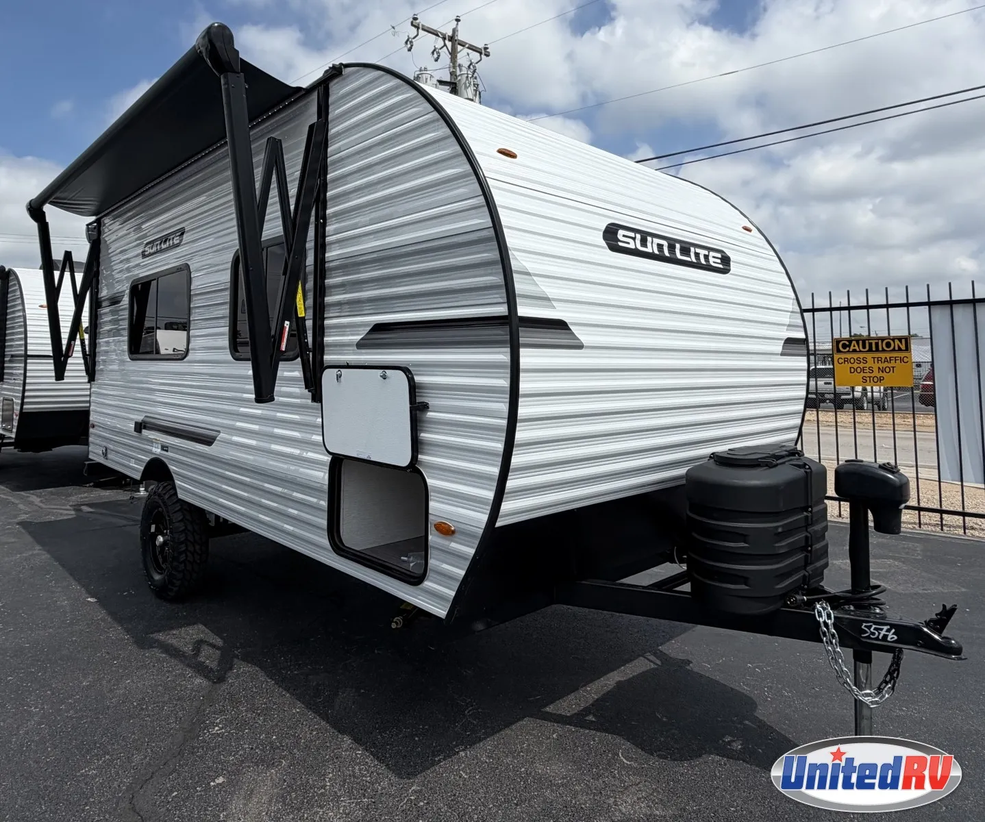 2027 SUNSET PARK RV SUNLITE 18RD - Photo 2