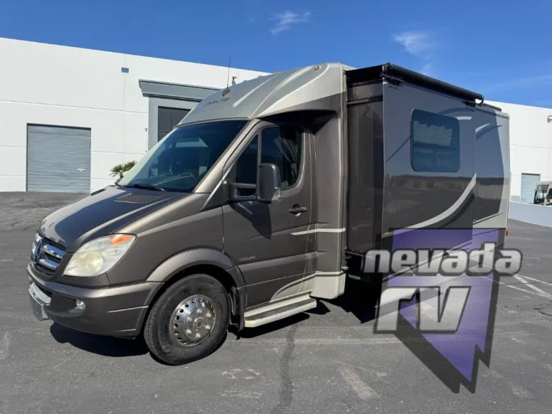 2013 Leisure Travel Unity 24MB - Photo 2