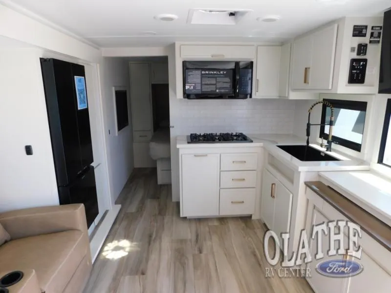 2027 Brinkley Model Ix 24X - Photo 3