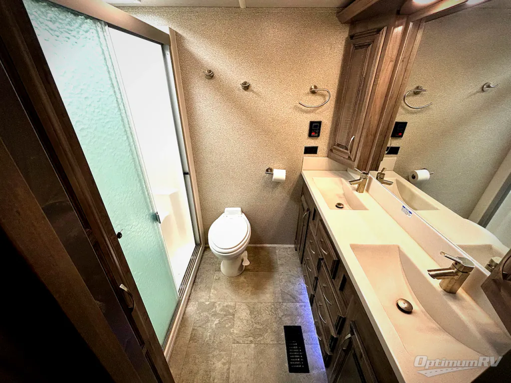 2020 Forest River Cedar Creek Champagne Edition 38EL, Photos photo 13