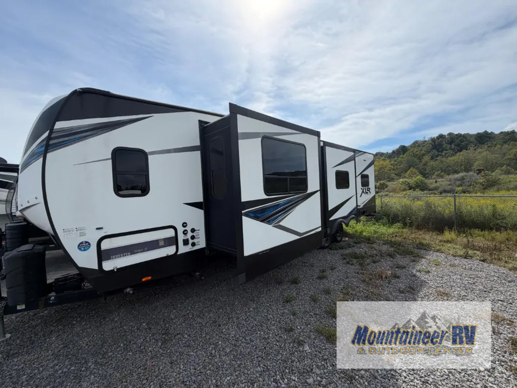 2021 Forest River XLR Hyperlite 3310, Photos photo 3