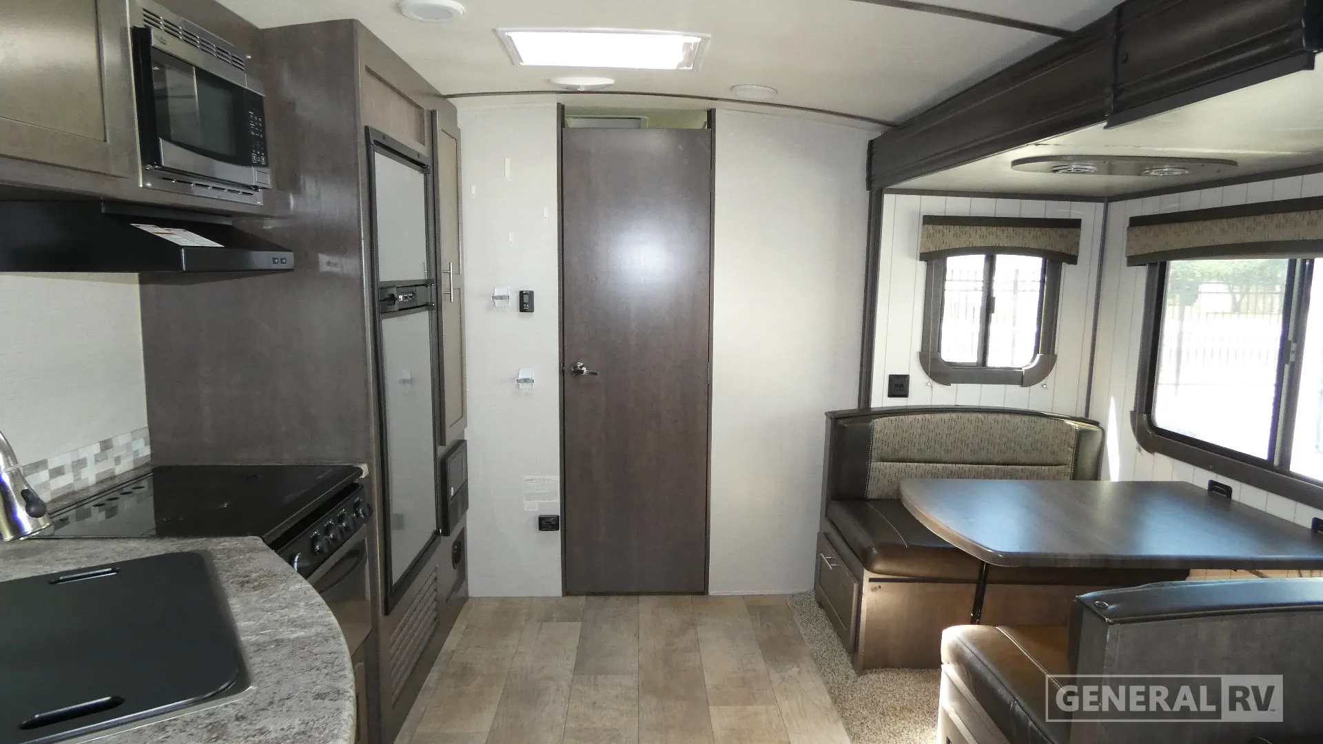 2018 Crossroads RV Sunset Trail Super Lite 254RB - Photo 3