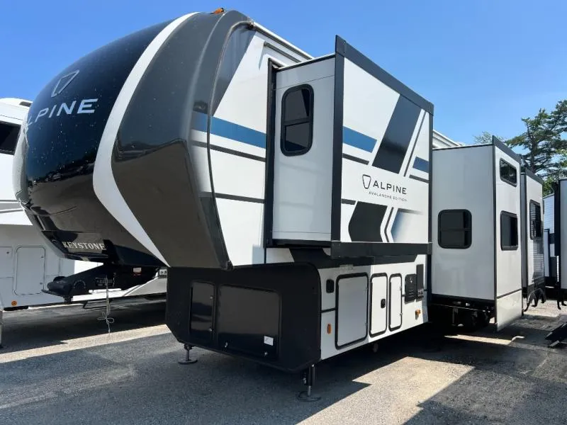 2026 Keystone Alpine Avalanche Edition 379MB - Photo 4