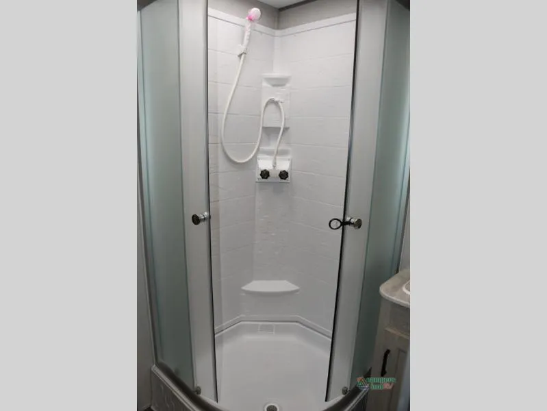 2025 Coachmen Catalina Legacy Edition 283EPIC - Photo 3