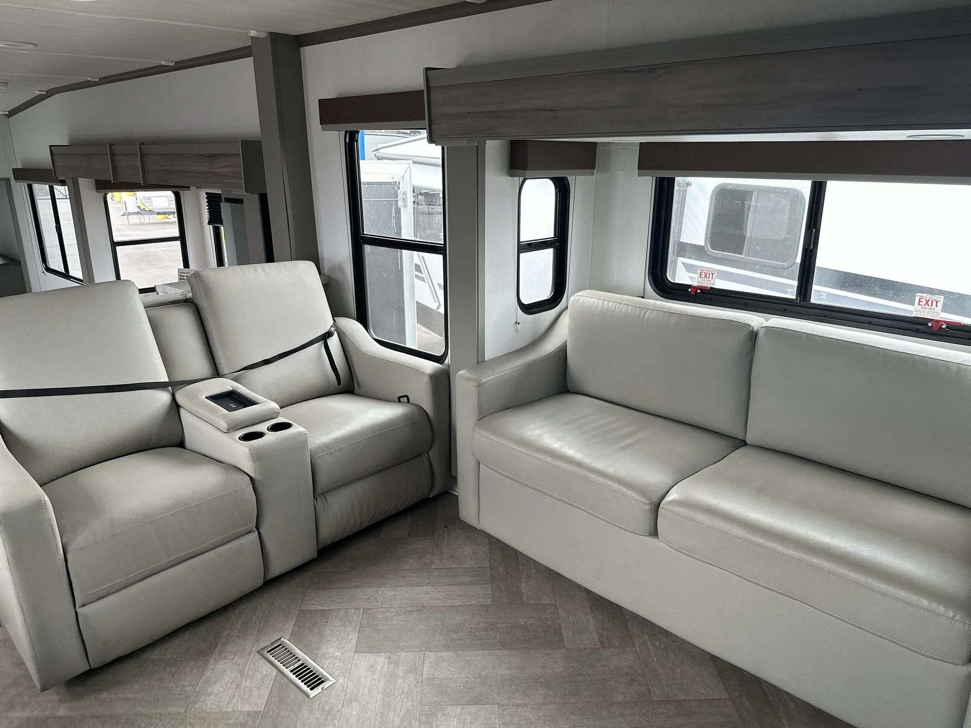 2025 Keystone Sprinter 3670FLS — living area main