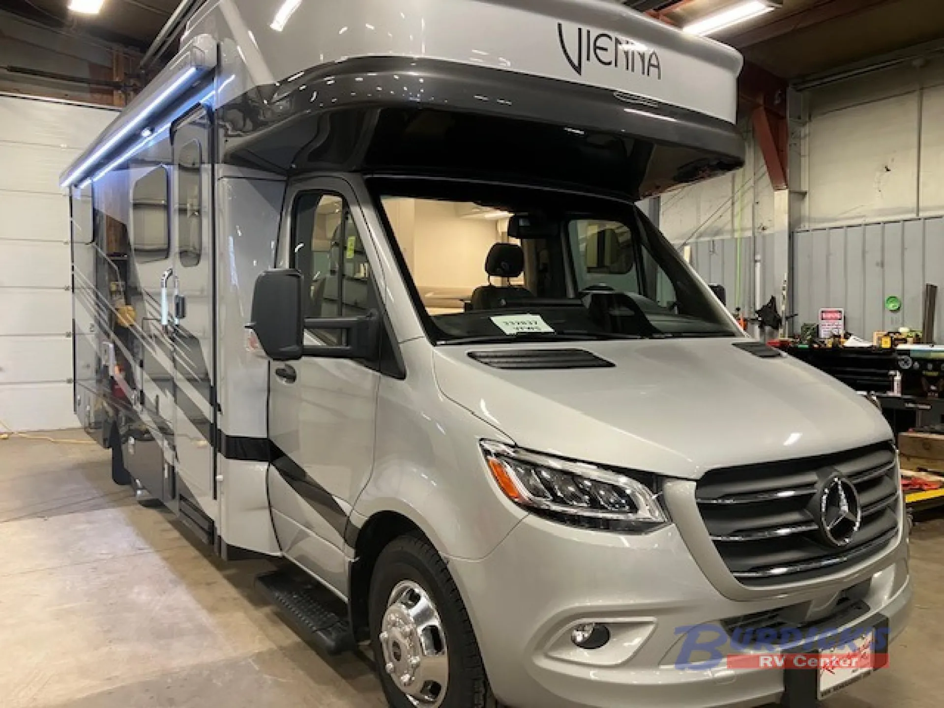 2026 Renegade RV Vienna 25FWC - Photo 2