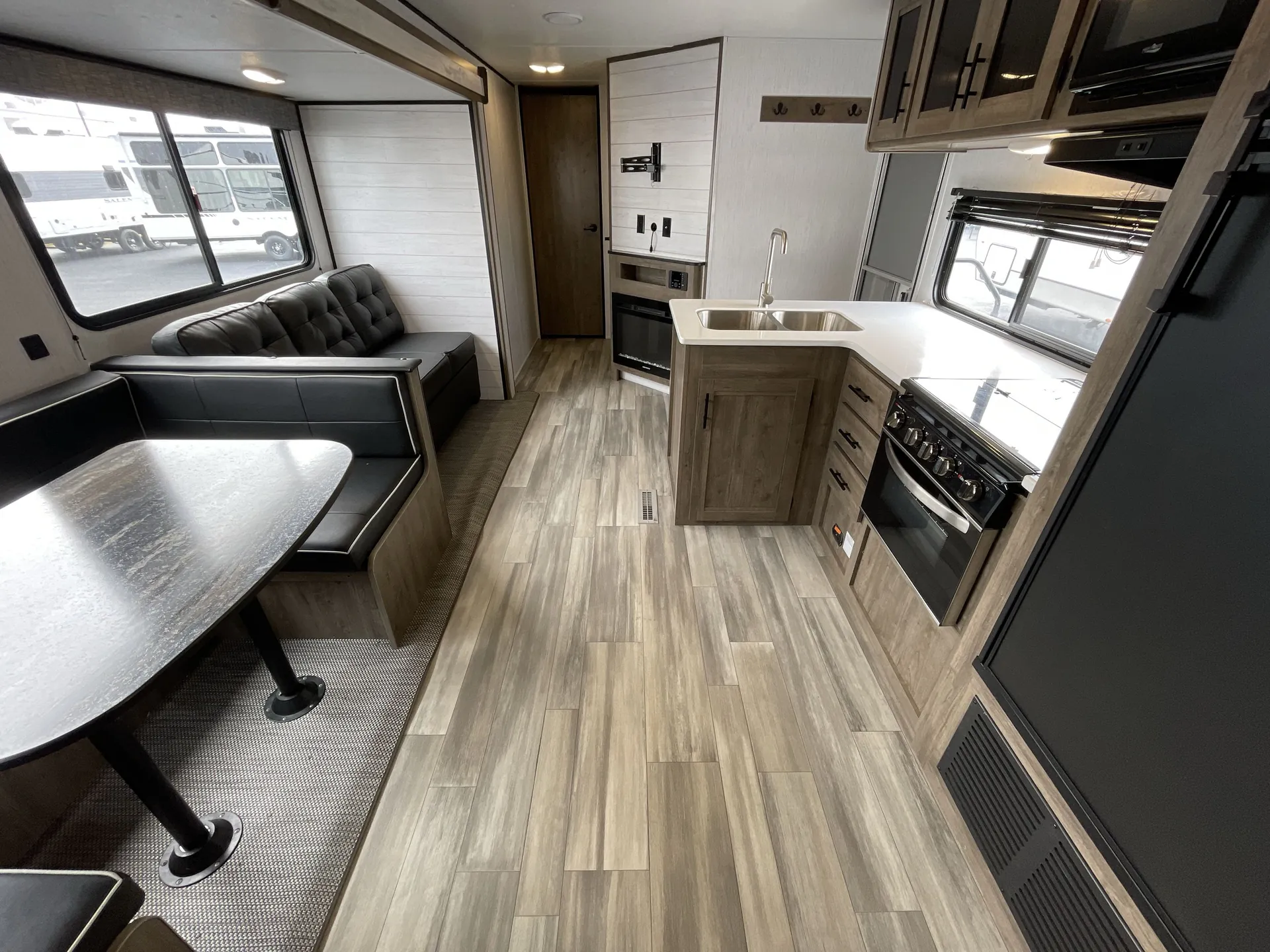 2023 Heartland Pioneer BH322 — living area main