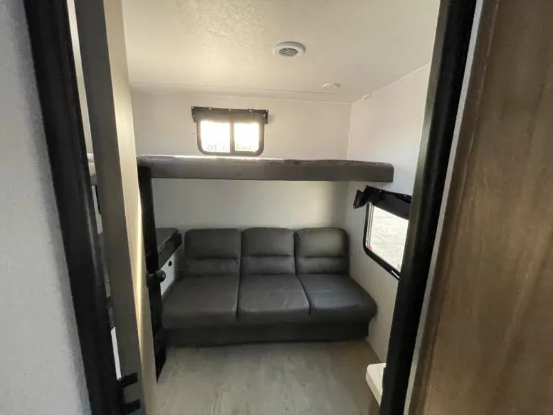 2026 Coachmen Freedom Express Select 30SE, Photos photo 37