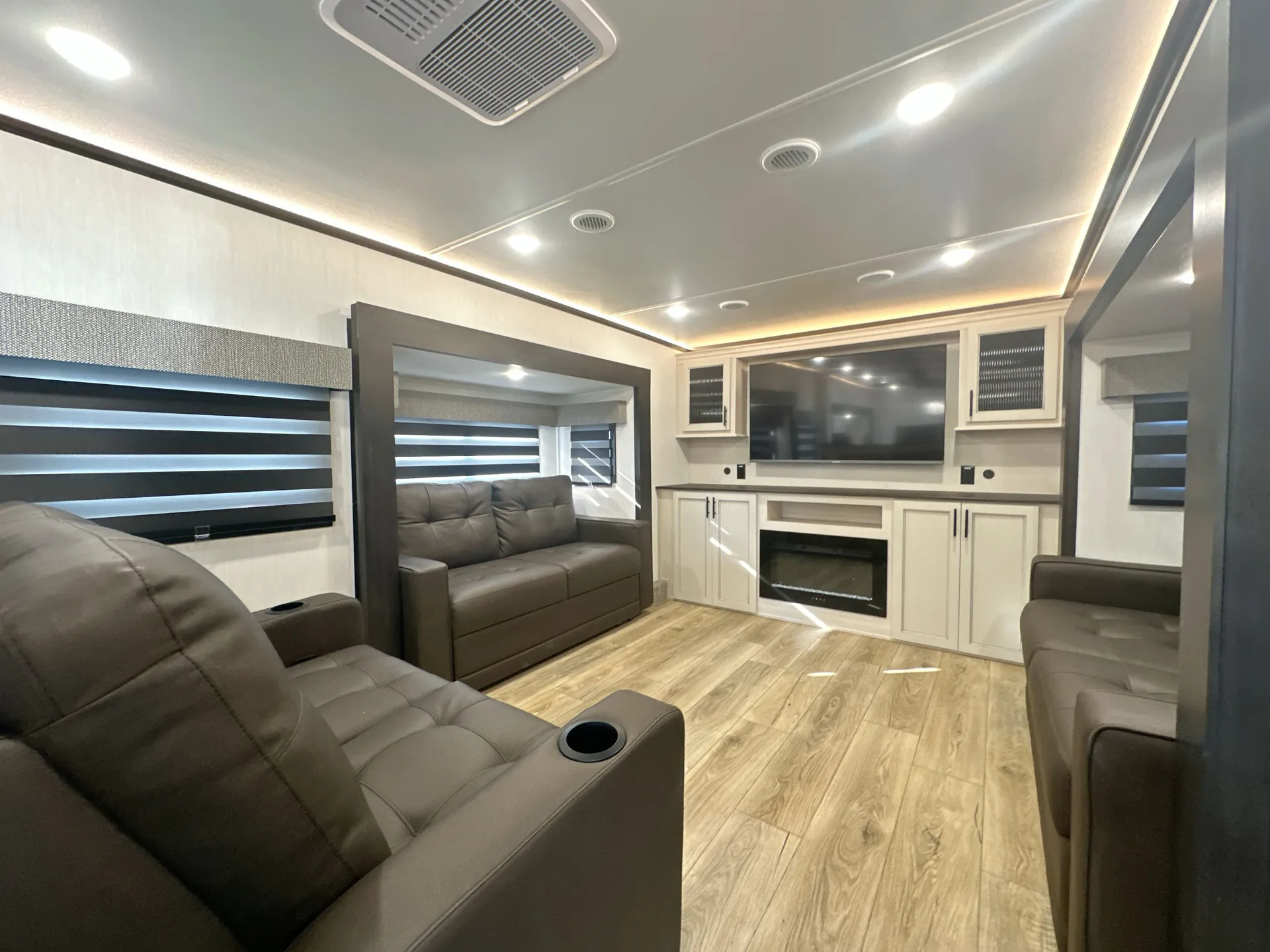2026 Forest River Sabre 37FLH — living area main