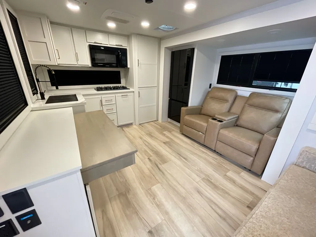 2025 Brinkley Model I 275, Photos photo 3