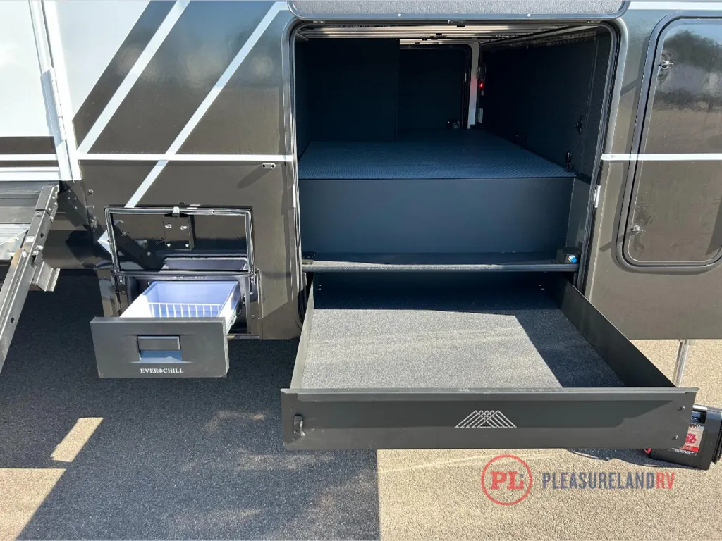 2026 Brinkley Model G 4100, Photos photo 9