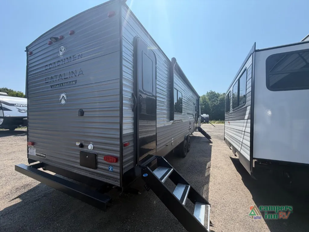 2027 Coachmen Catalina Legacy Edition 333DBDSCK, Photos photo 9