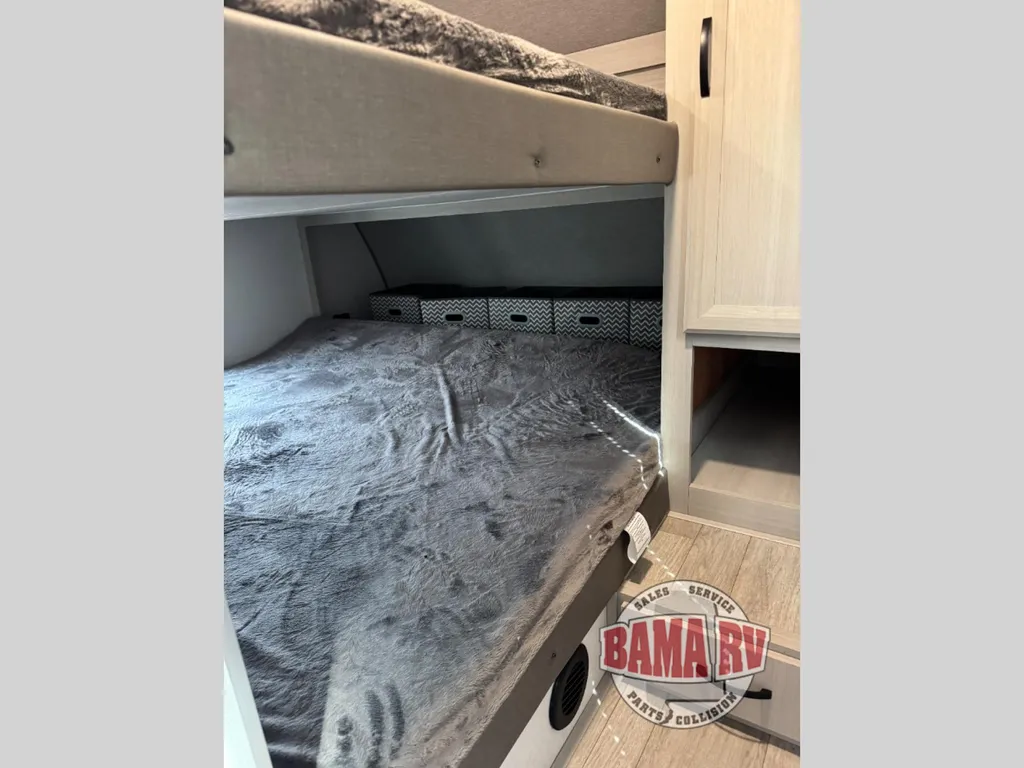 2027 Coachmen Catalina Legacy Edition 333DBDSCK, Photos photo 15