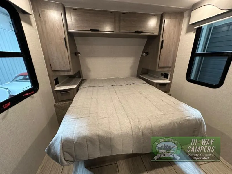 2025 Lance Squire SQ26 - Photo 3