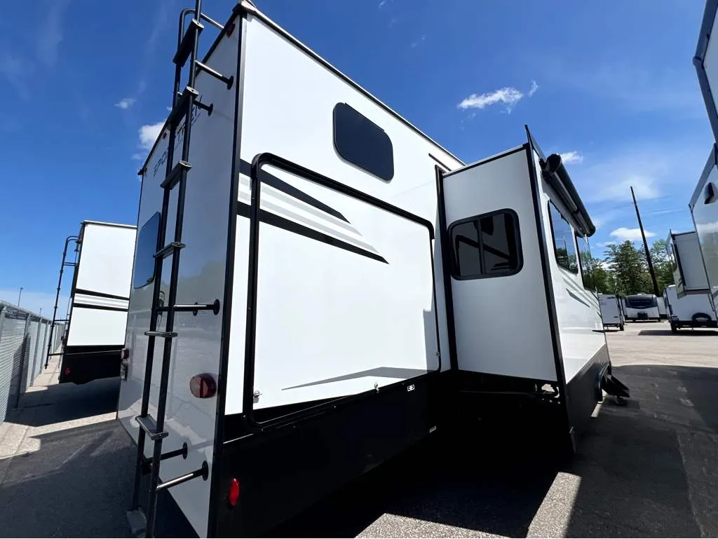 2026 Venture RV SportTrek 5 Touring Edition STTF354VBH - Photo 4