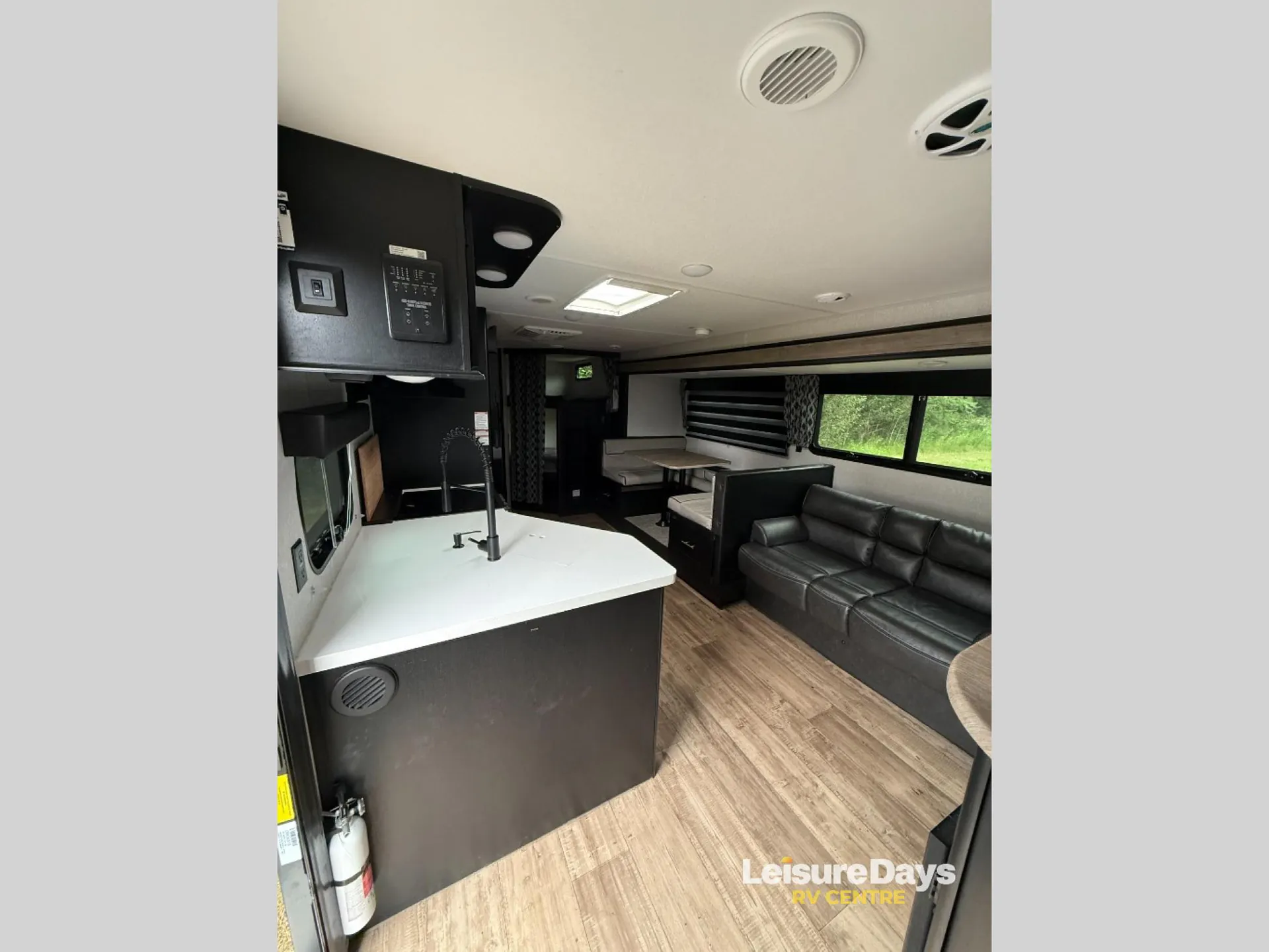 2022 Forest River Cherokee Grey Wolf Black Label 26DBHBL - Photo 4