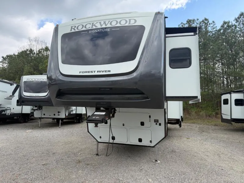 2026 Forest River Rockwood Signature 403SDB, Photos photo 4