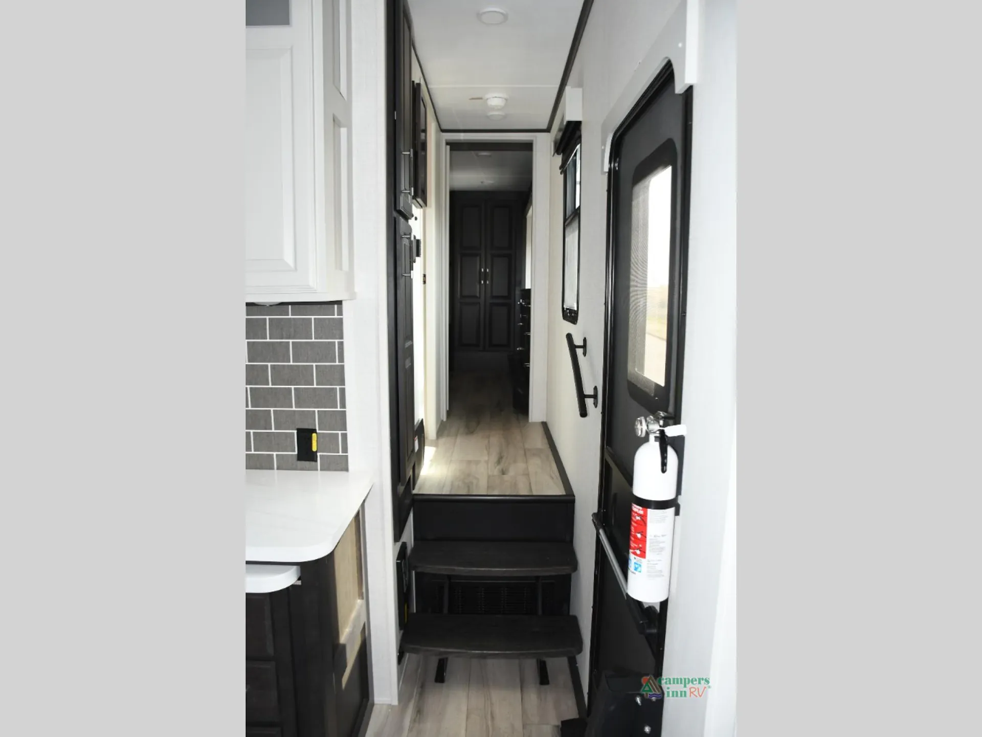 2025 Keystone Alpine 3303CK - Photo 4
