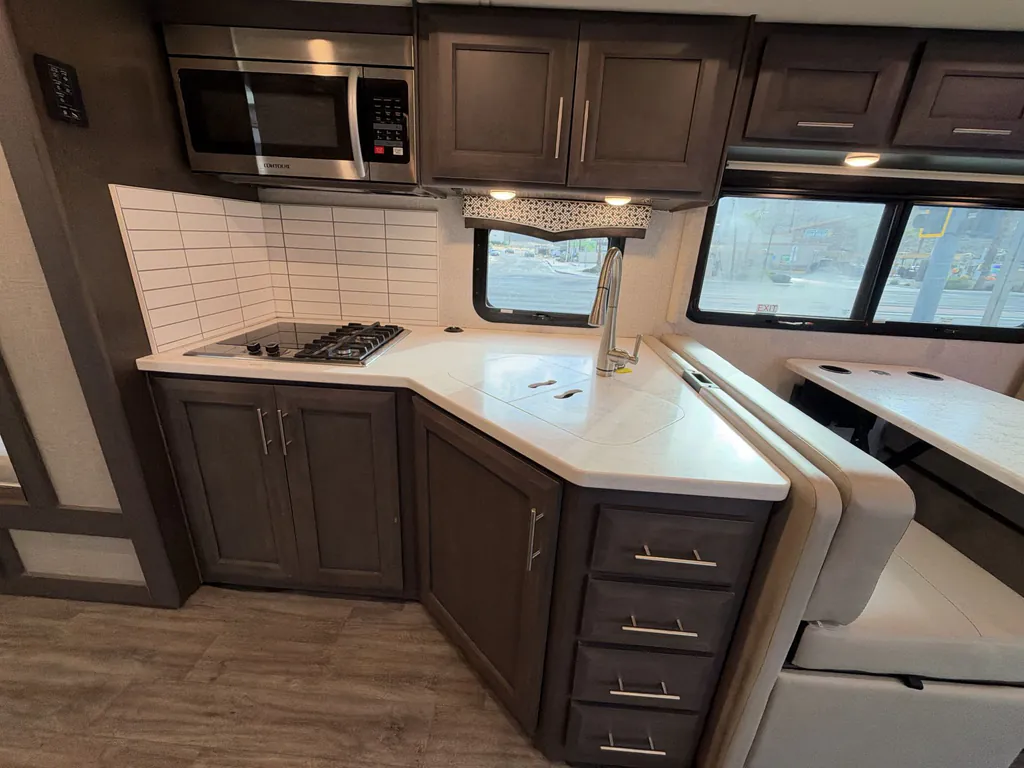 2023 Thor Motor Coach Magnitude RS36, Photos photo 19