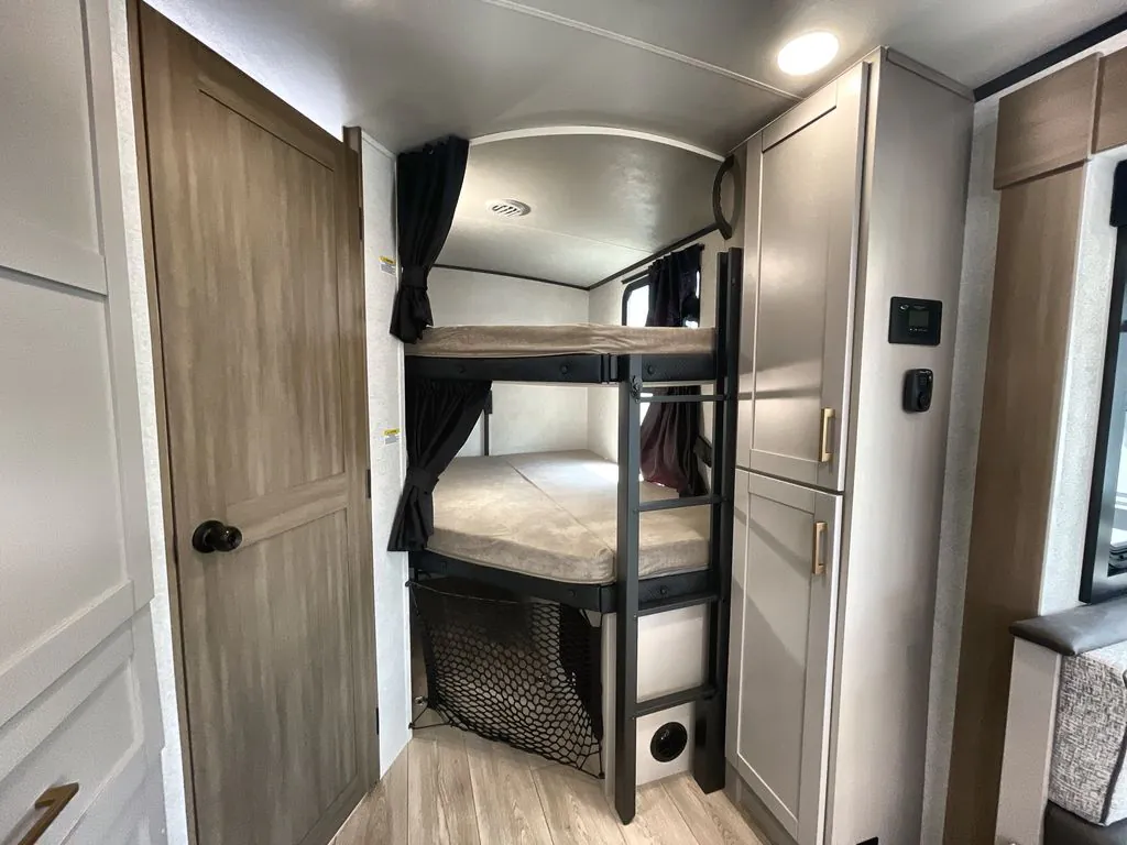 2027 Jayco Jay Feather 29BHB, Photos photo 15