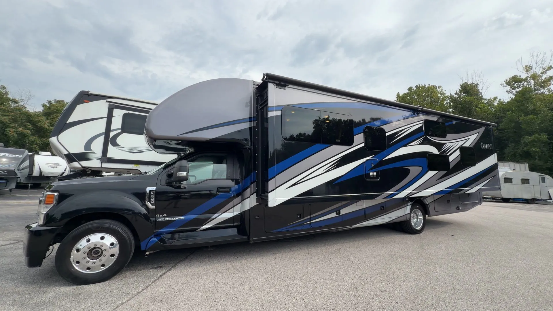 2023 Thor Motor Coach Omni RS36 - Photo 4