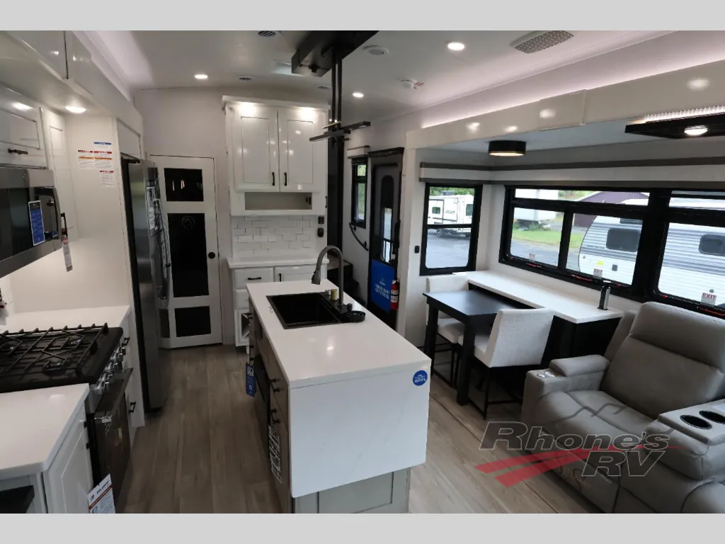 2027 Jayco Pinnacle 32RLTS, Photos photo 9