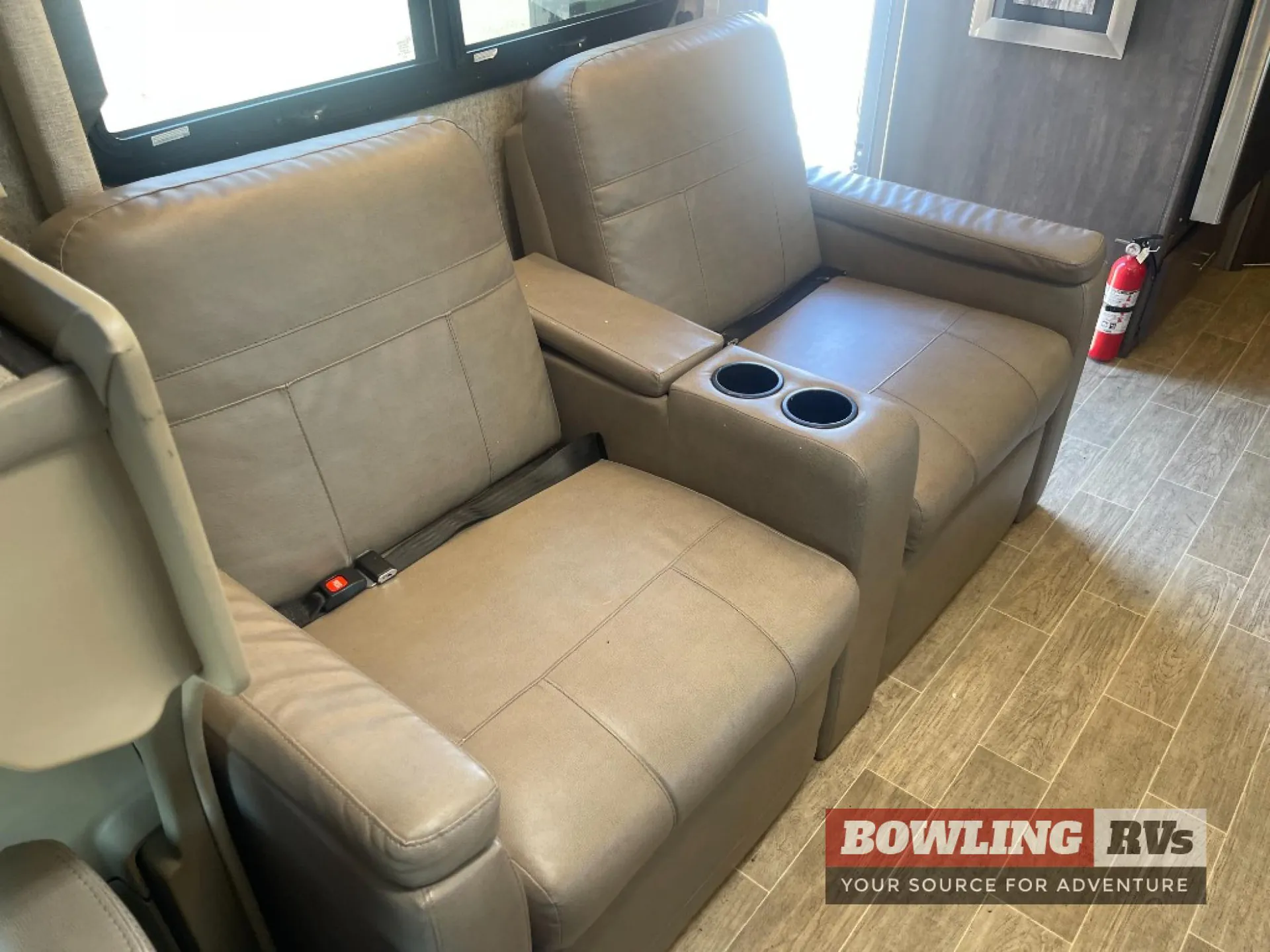 2021 Thor Motor Coach Omni BH35 - Photo 4