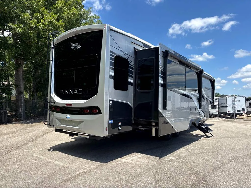 2026 Jayco Pinnacle 36FBTS, Photos photo 6