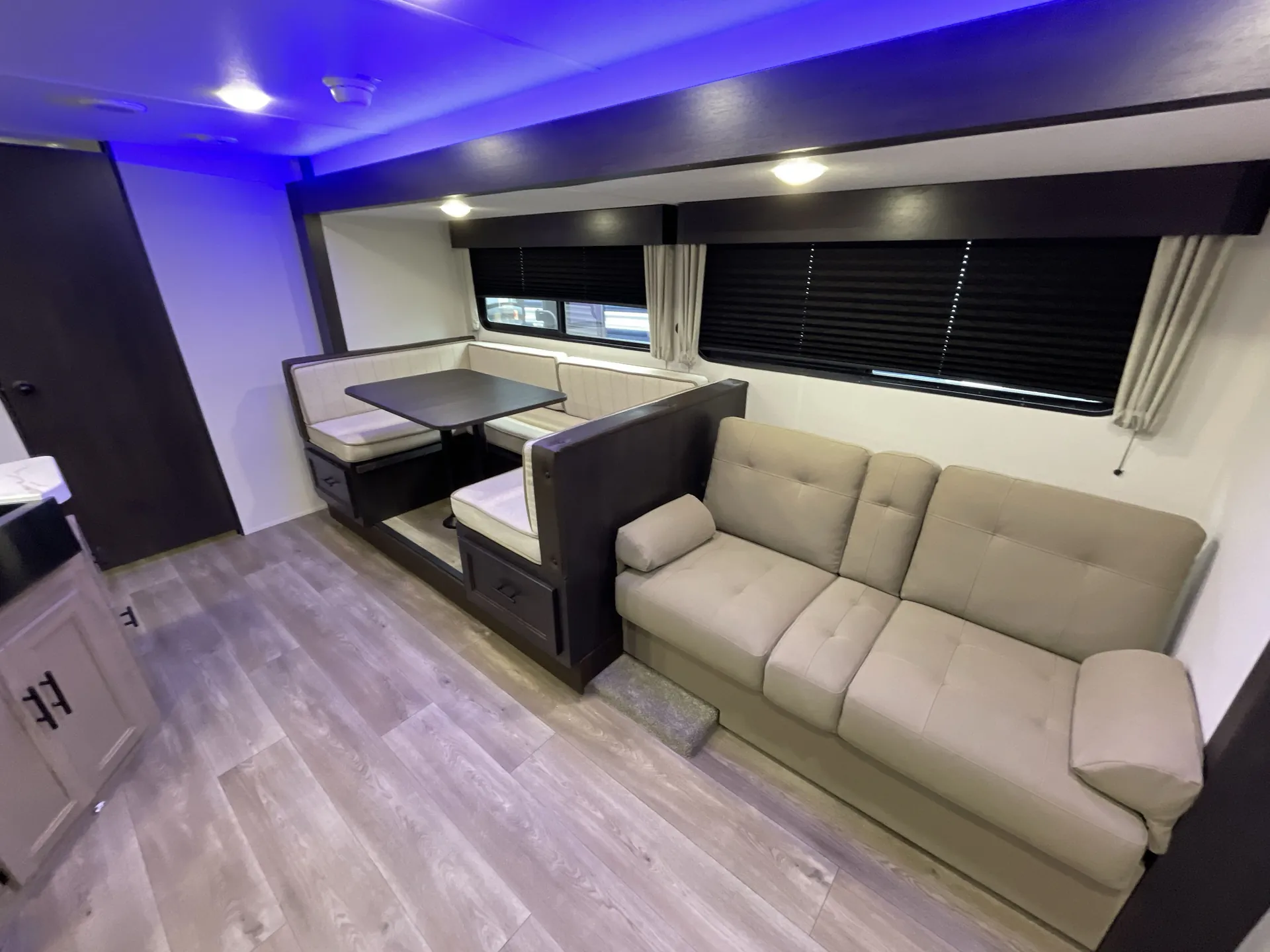 2027 Forest River Cherokee Grey Wolf 29QB — living area main