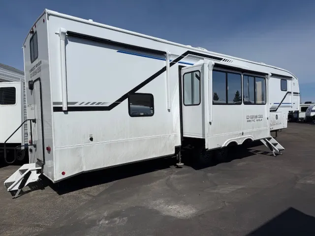 2026 CHEROKEE Arctic Wolf 38DST - Photo 3