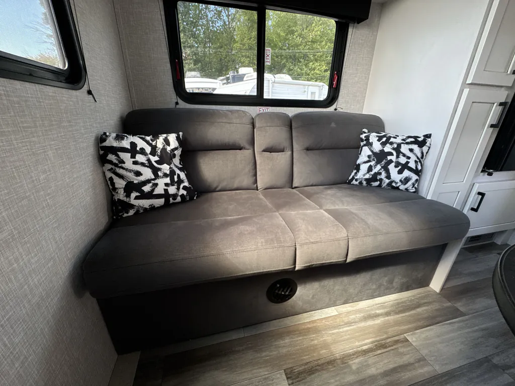 2025 Jayco Jay Flight SLX 210QB, Photos photo 38