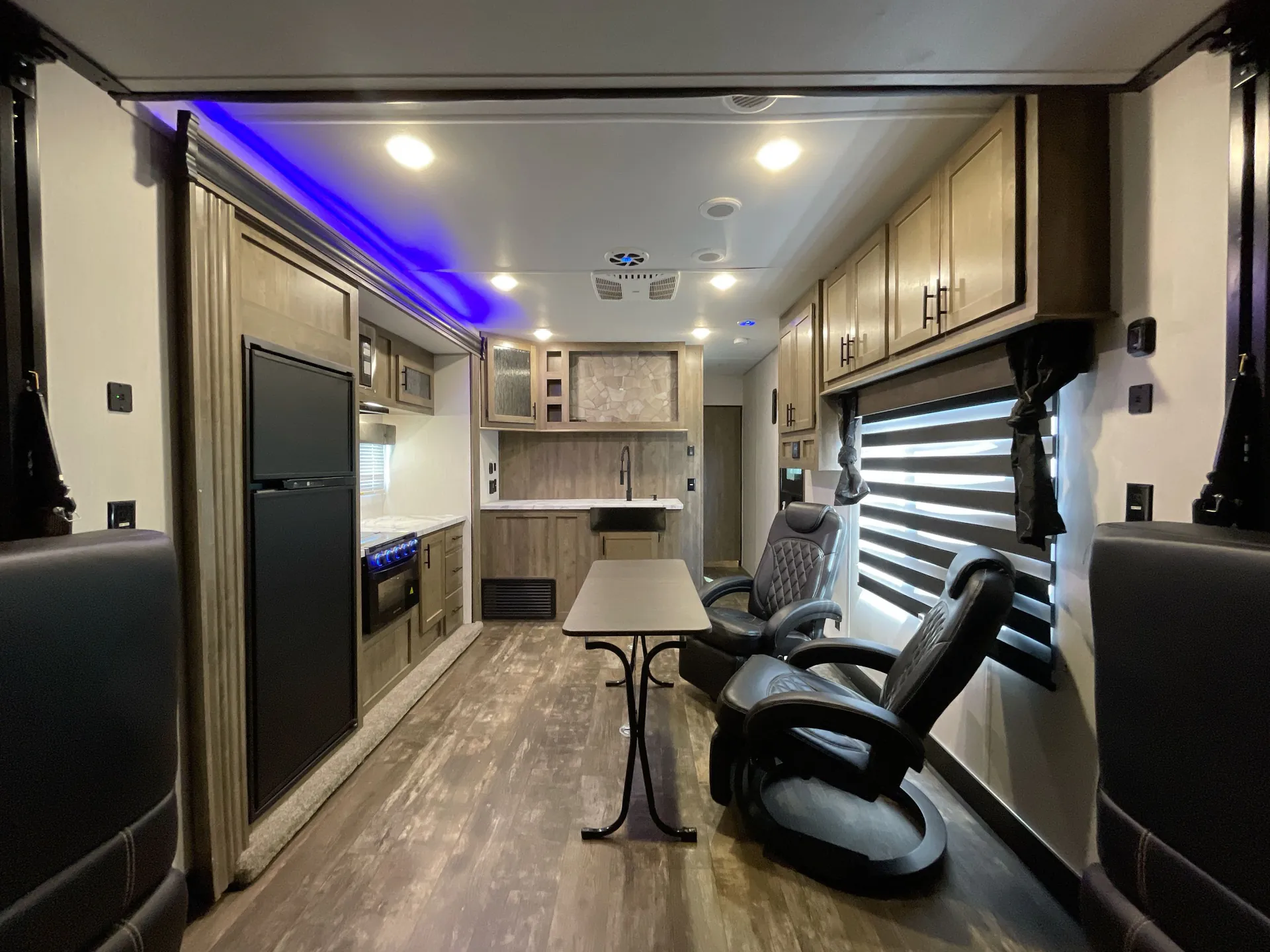2021 Forest River Cherokee Wolf Pack Gold 23GOLD15 — living area main