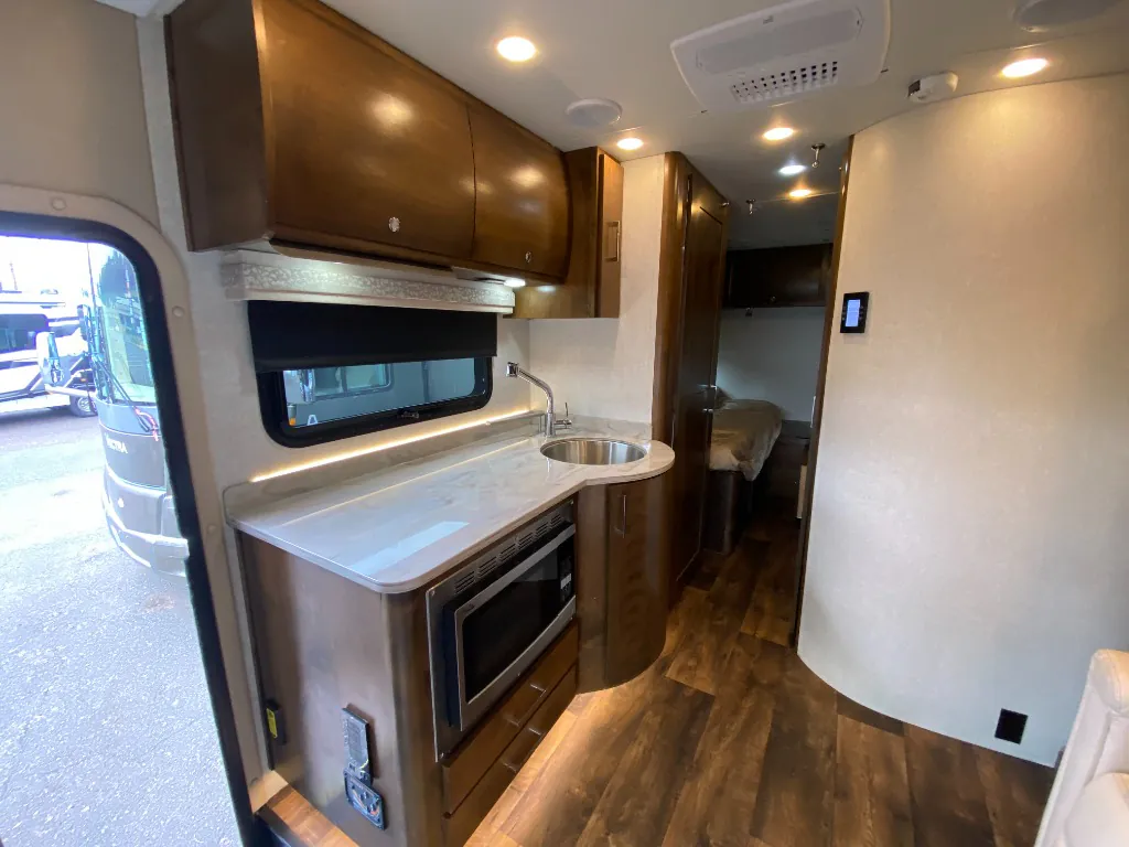 2019 Tiffin Wayfarer 24 TW, Photos photo 16