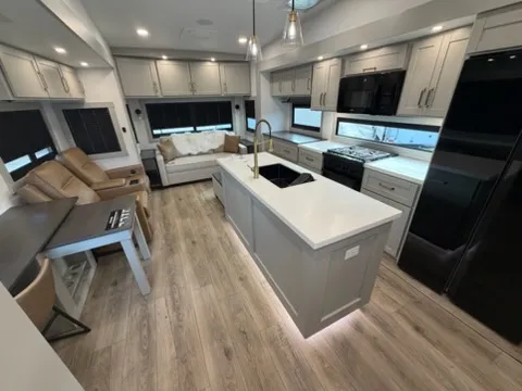 2026 Brinkley Model Z 3600 — Photo 6
