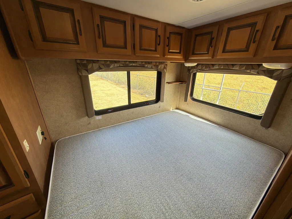 2011 Forest River Sunseeker 2450S, Photos photo 16