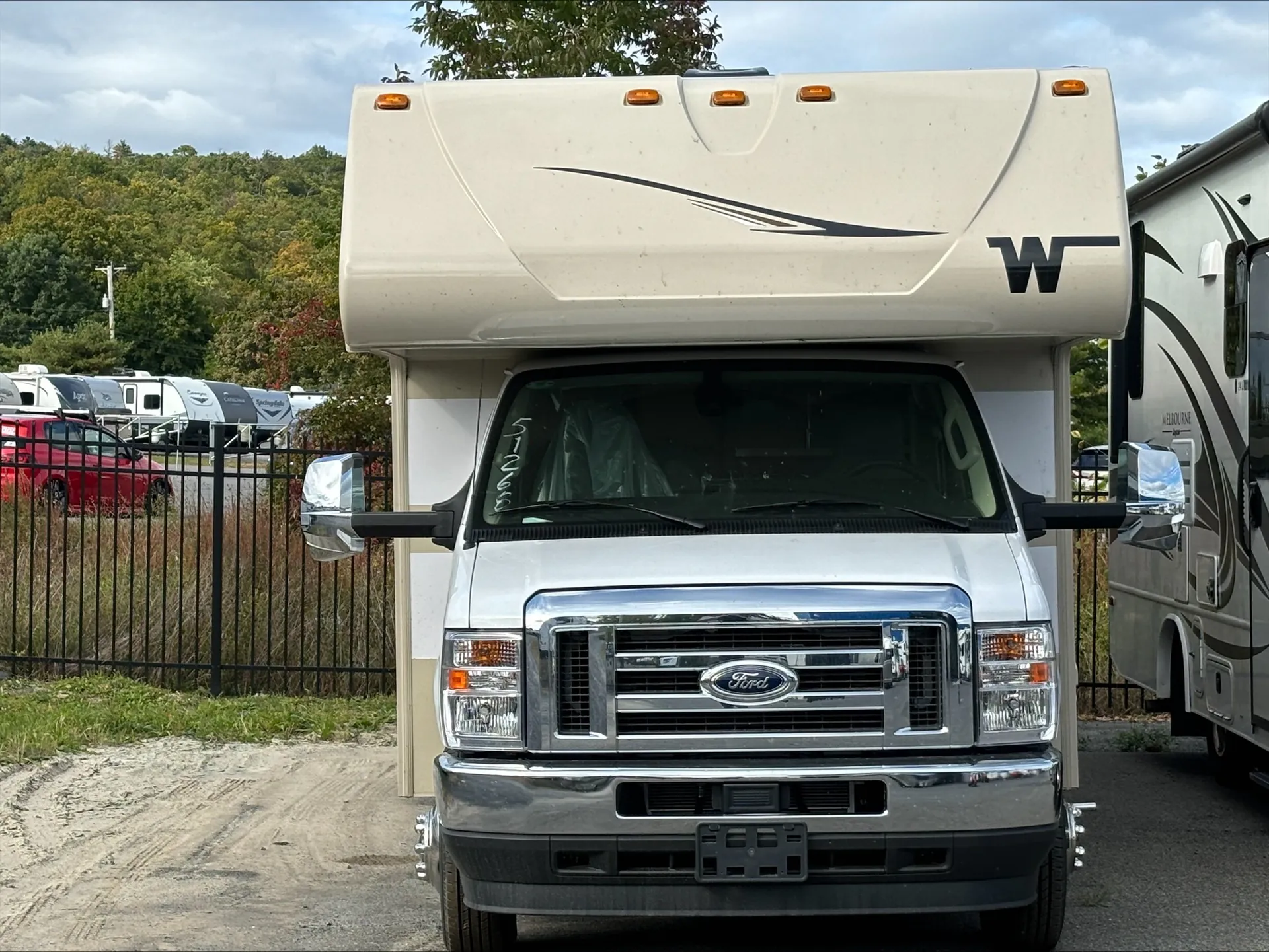 2025 Winnebago Spirit 31H - Photo 2