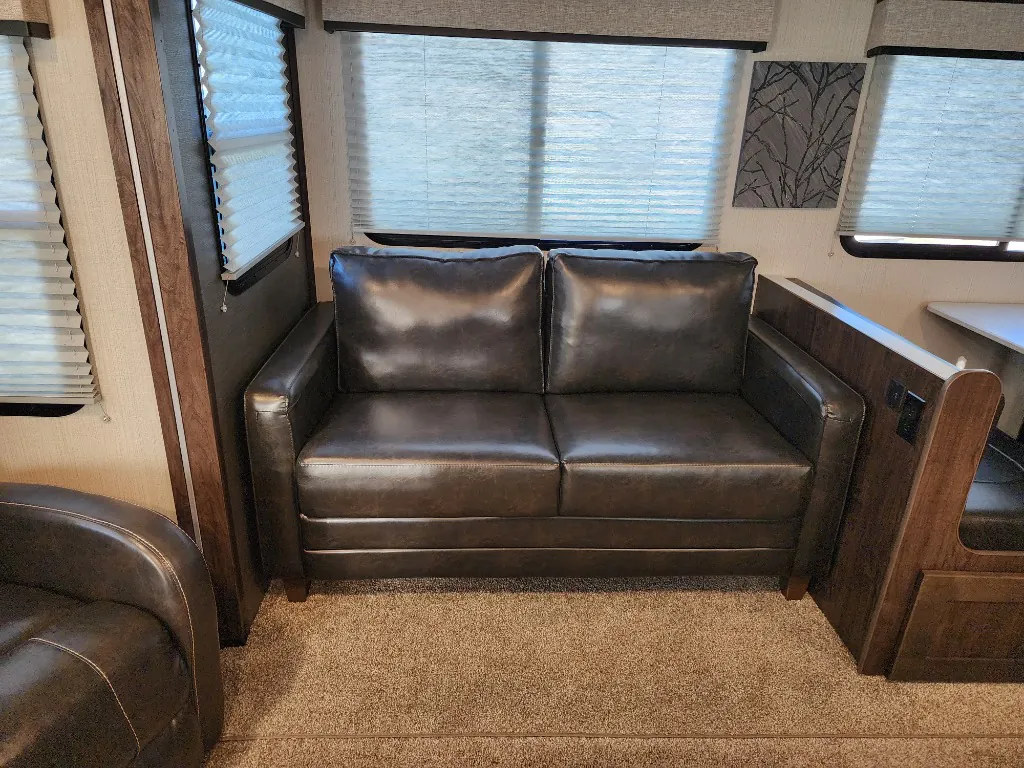 2019 Cruiser RV Radiance 25RL, Photos photo 17