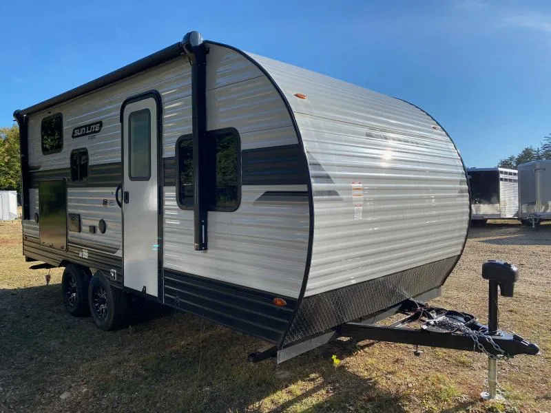 2024 Sunset Park RV Sun Lite 21QB - Main photo