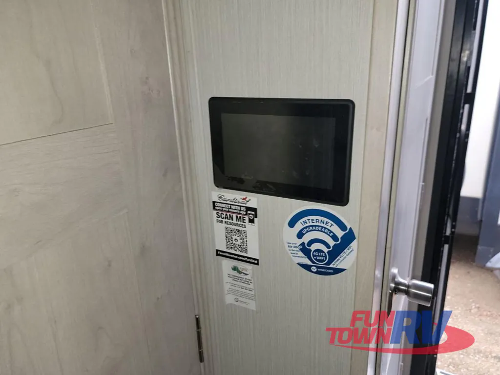 2023 Forest River Cardinal Luxury 380RLX, Photos photo 38