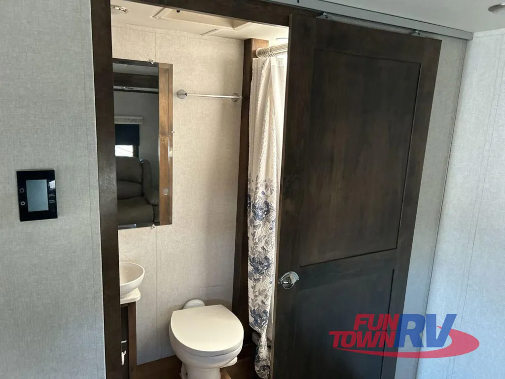 2018 Tiffin Wayfarer 24 QW, Photos photo 24
