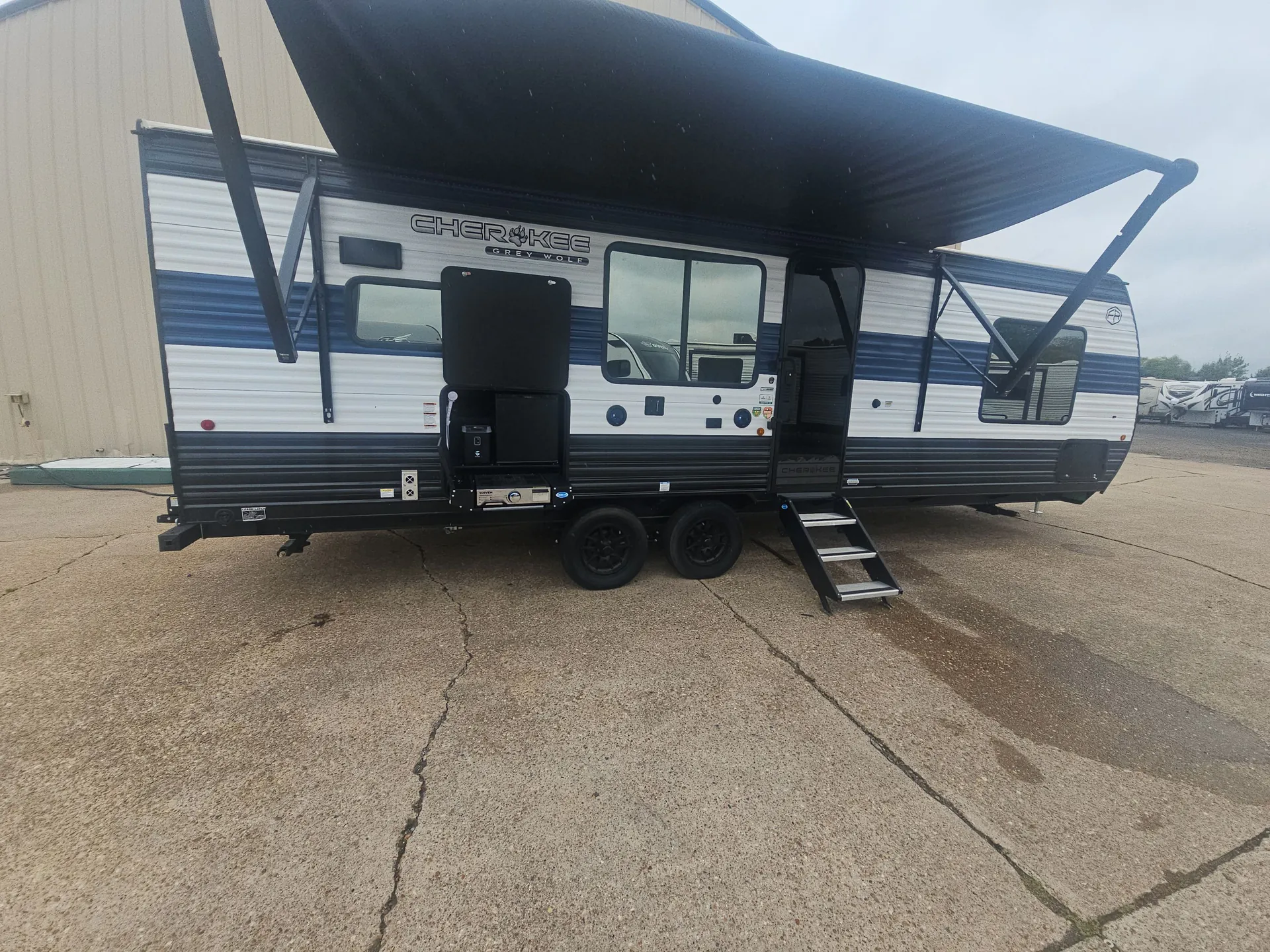 2025 Forest River Cherokee Grey Wolf 26SS — backside