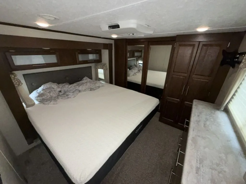 2019 Forest River Wildcat 32WB, Photos photo 22