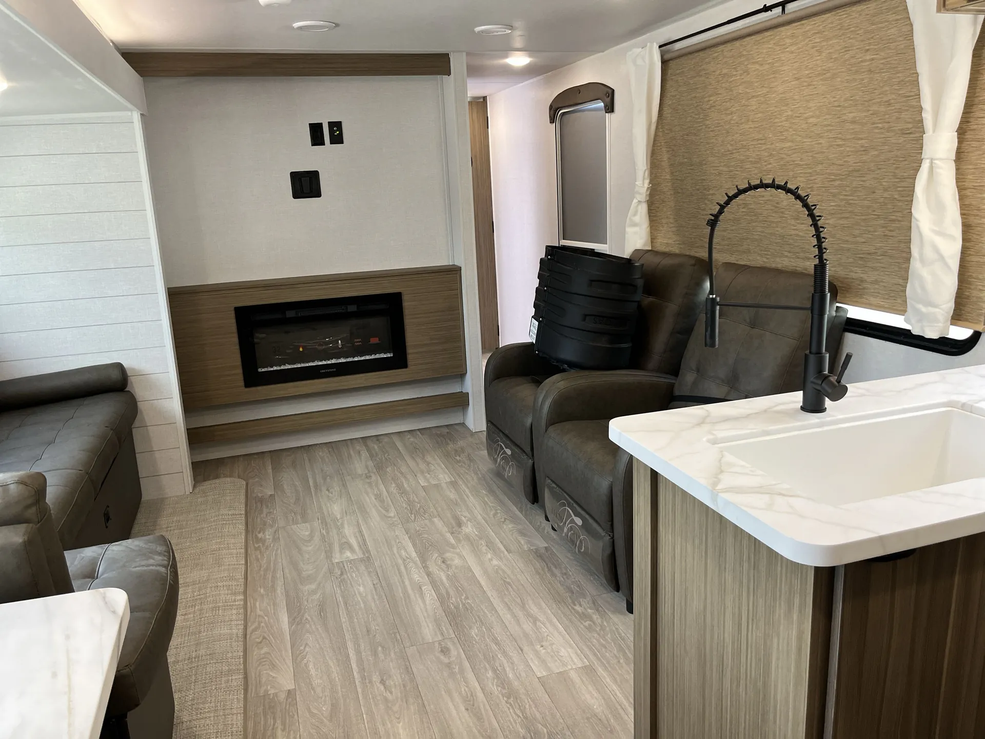 2027 Forest River Salem 27RK — living area main