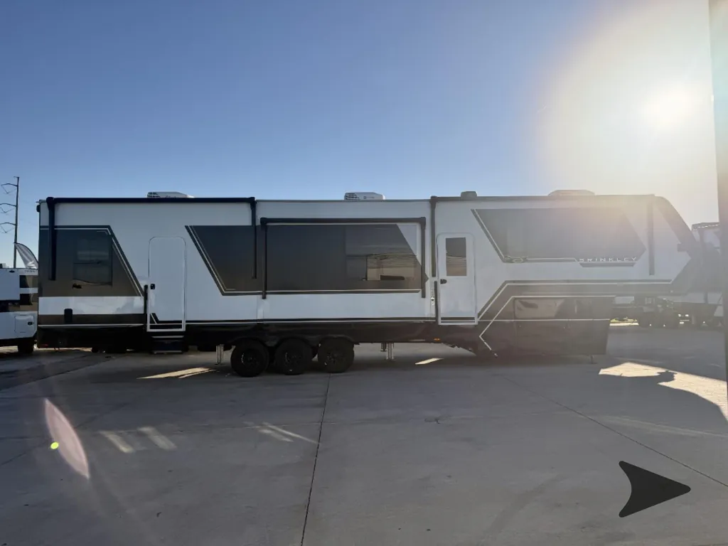 2025 Brinkley Model G 3950, Photos photo 9