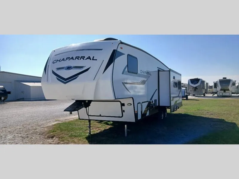 2024 Coachmen Chaparral Lite 284RL - Photo 4