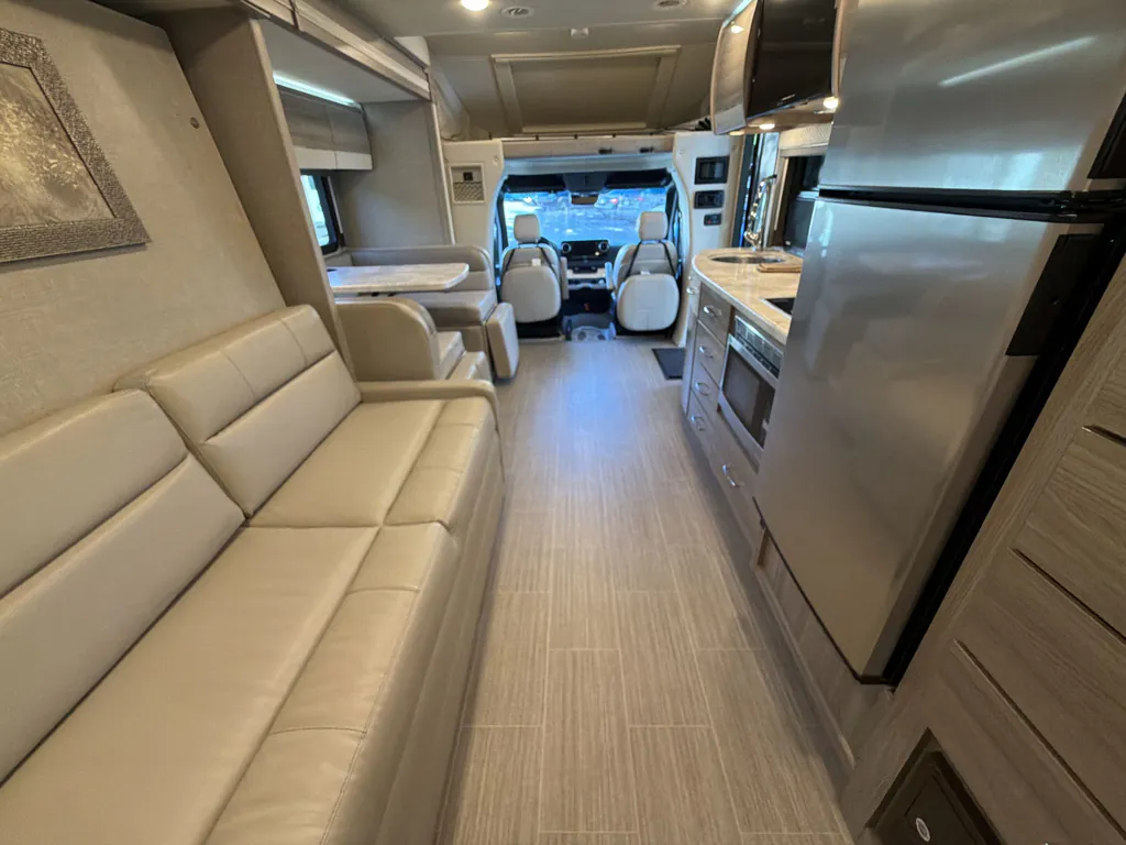 2021 Thor Motor Coach Tiburon 24FB, Photos photo 7