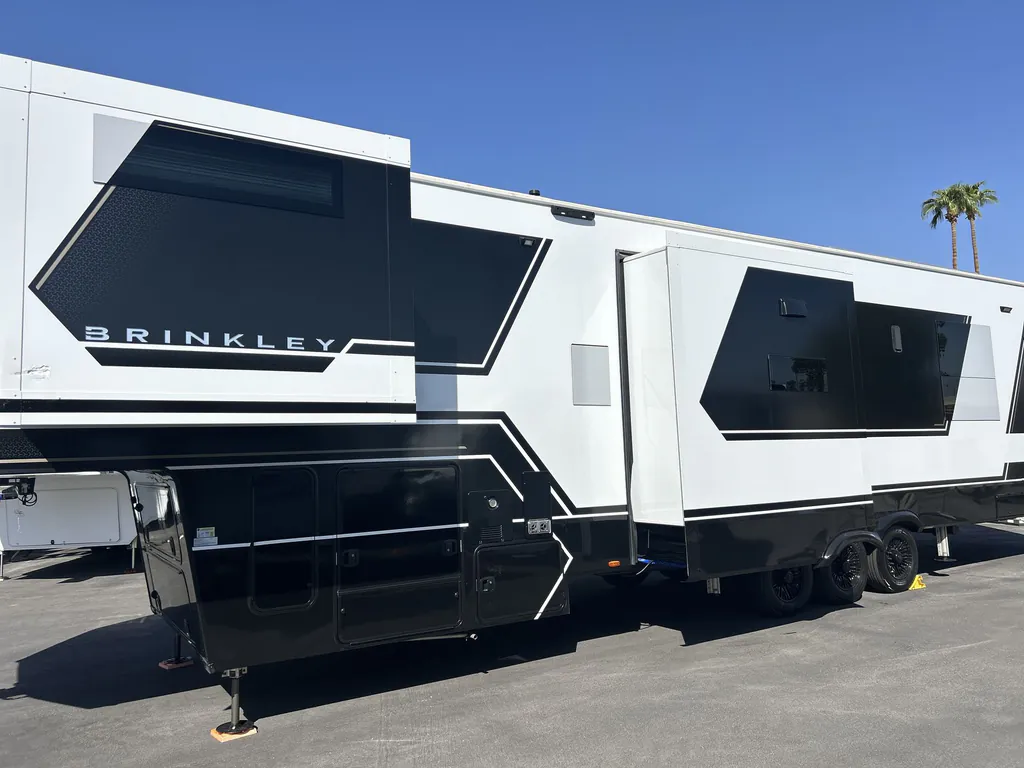 2025 Brinkley Model G 4000, Photos photo 4