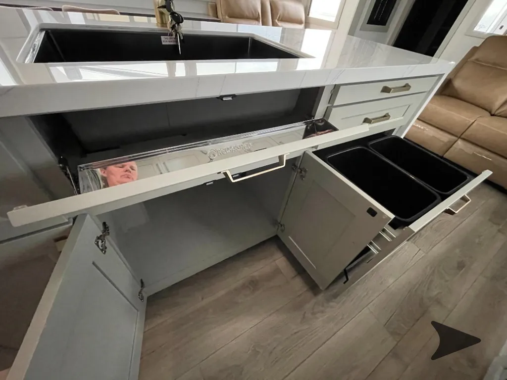 2026 Brinkley Model G 4100, Photos photo 20