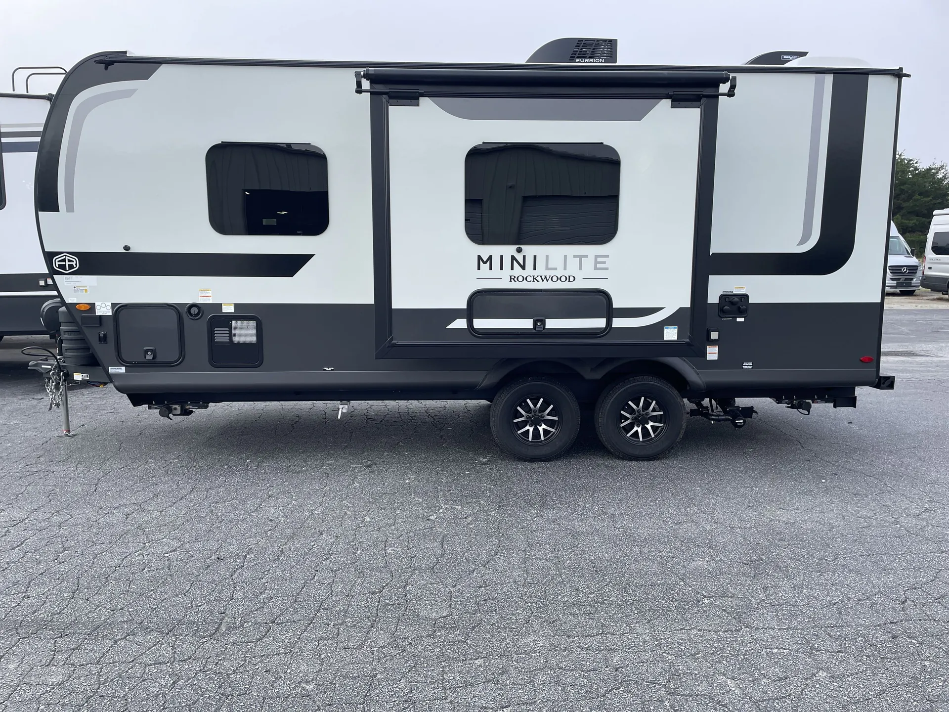 2027 Forest River Rockwood Mini Lite 2109S — off campside