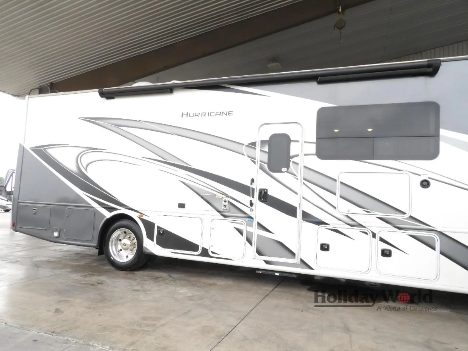2023 Thor Motor Coach Hurricane 31C - Photo 4